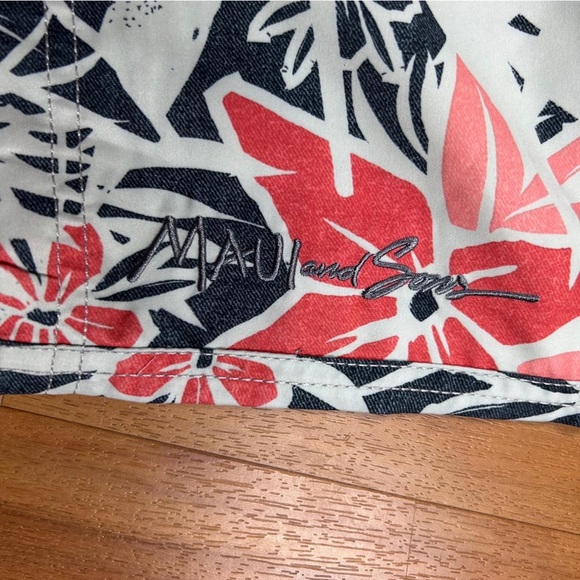 Maui and SonsMen’s Athletic Shorts Red and Black Size L - Picture 8 of 10